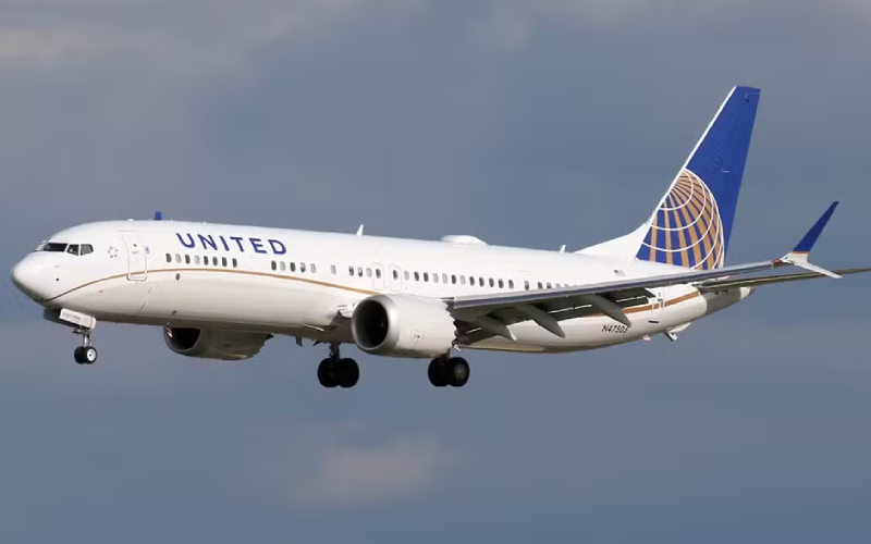 Avião com 168 a bordo quase colide com helicóptero militar nos EUA