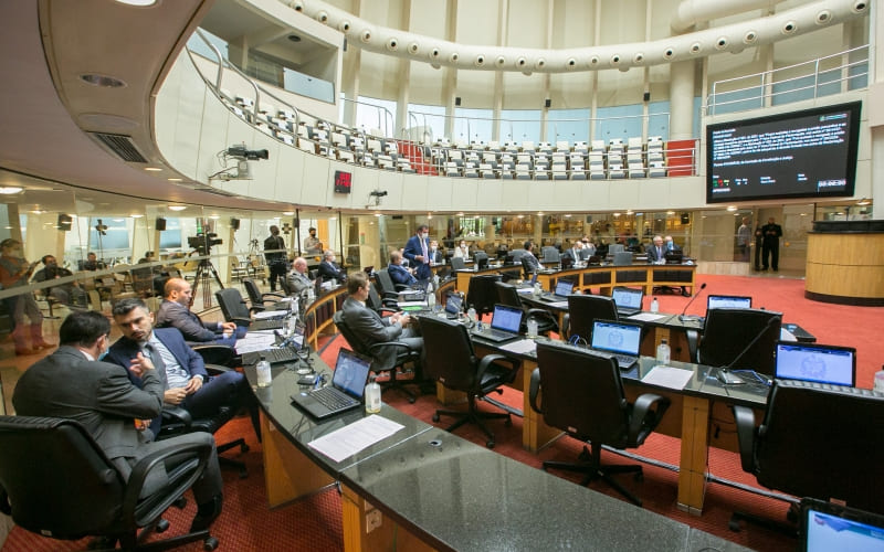 Após União, Estados criam emendas do “cheque em branco”