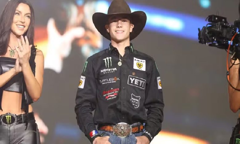 John Crimber, nascido nos Estados Unidos e filho de brasileiro, busca seu primeiro título mundial na PBR — Foto: PBR