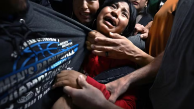 Foto de separação de família migrante nos EUA ganha prêmio do World Press — Foto: Carol Guzy/ZUMA Press, iWitness, para Miami Herald