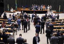 O plenário da Câmara dos Deputados. Foto: Thiago Cristino/Câmara dos Deputados ... Leia mais em https://www.cartacapital.com.br/politica/camara-aprova-reducao-de-quase-40-de-floresta-nacional-no-para/. O conteúdo de CartaCapital está protegido pela legislação brasileira sobre direito autoral. Essa defesa é necessária para manter o jornalismo corajoso e transparente de CartaCapital vivo e acessível a todos