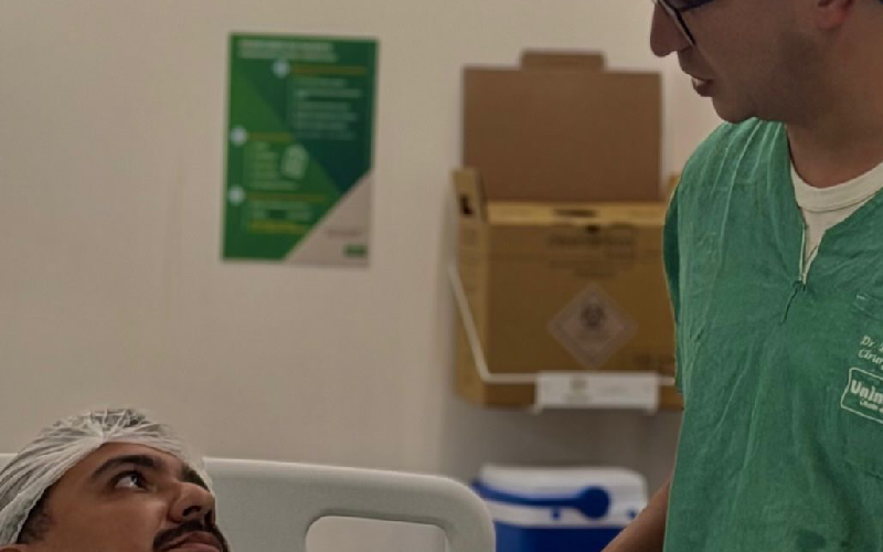 O paciente foi Matheus André de Oliveira, de 28 anos, morador do distrito de Moraes Almeida. Ele sofreu uma grave lesão medular após um acidente de trabalho ocorrido há cerca de seis meses, que o deixou paraplégico